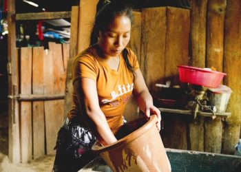 Más de 600 familias reciben filtros purificadores de agua en Huehuetenango