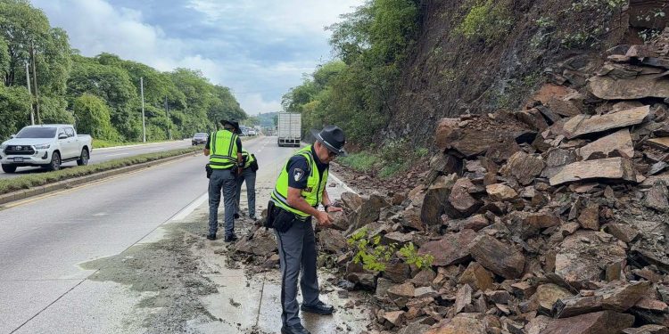 PROVIAL mantiene vigilancia permanente en las carreteras por la temporada de lluvias