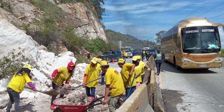 Equipos del CIV atienden 146 emergencias viales para mantener conectadas a las comunidades durante la temporada de lluvias