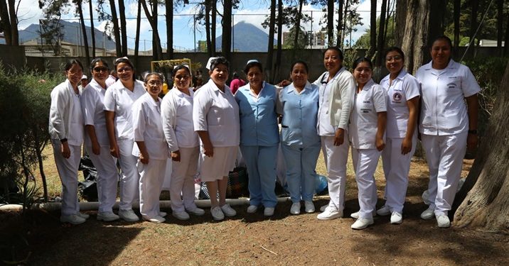 “Pequeños Guerreros”, un reconocimiento en Quetzaltenango a pacientes recuperados en la Clínica Madre Canguro