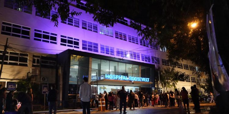 Hospital Roosevelt enciende una luz de esperanza contra el cáncer de mama