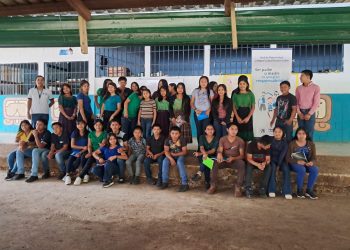 Personal de salud de Petén orienta a jóvenes sobre prevención de embarazos en adolescentes, autoestima y salud mental