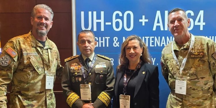 Embajada de Guatemala en Polonia participa en conferencia sobre innovación en la industria aeronáutica