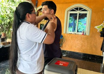 Brigadas de salud en Morales, Izabal, aplican cerca de 400 dosis contra el sarampión