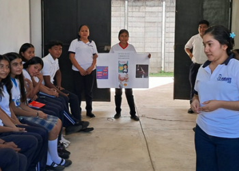 Espacio Amigable orienta a jóvenes de Sayaxché en la prevención de embarazos a temprana edad