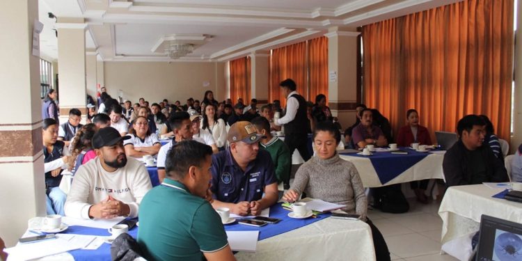 Unen esfuerzos para la prevención del gusano barrenador en Huehuetenango