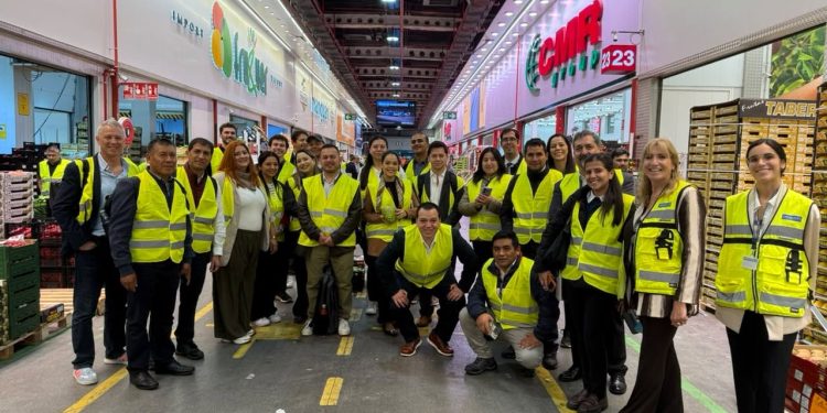 Embajada en España y MINECO acompañan a empresas guatemaltecas en visita técnica a Mercamadrid