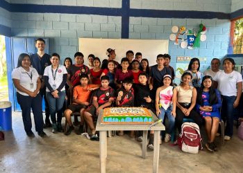Espacios Amigables 2026: Más de 80 adolescentes reciben orientación en salud en comunidad ubicada en San Luis, Petén