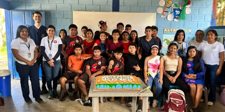 Espacios Amigables 2026: Más de 80 adolescentes reciben orientación en salud en comunidad ubicada en San Luis, Petén