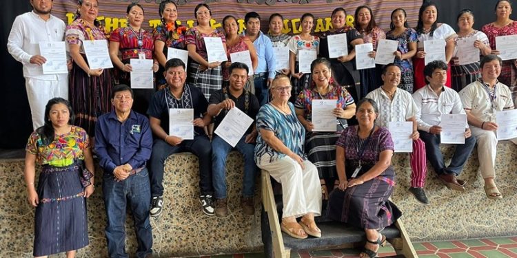 Capacitación en idioma K’iche’ prepara a salubristas de Suchitepéquez en atención con pertinencia cultural