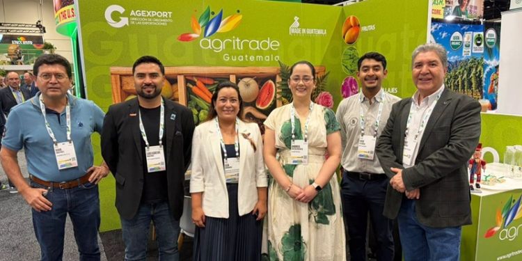 Consulado en Miami acompaña a empresas guatemaltecas en The Global Produce & Floral Show 2026