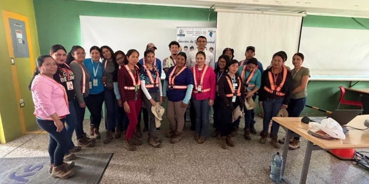 Más de 300 trabajadores reciben orientación sobre salud mental en Jalapa