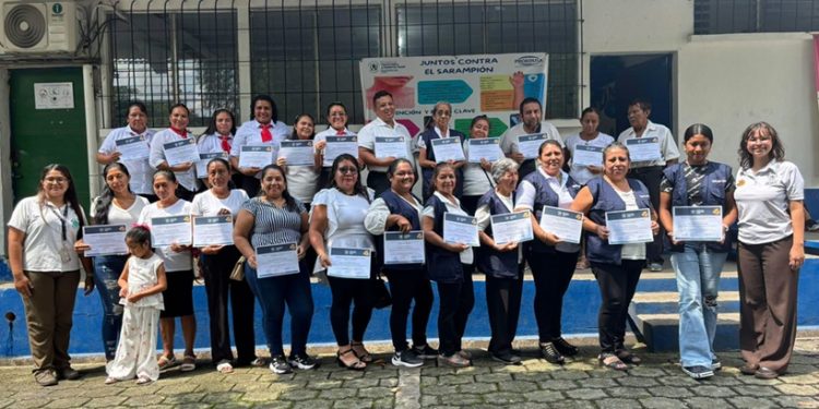 Colaboradores comunitarios de Escuintla completan seis meses de formación sobre tuberculosis