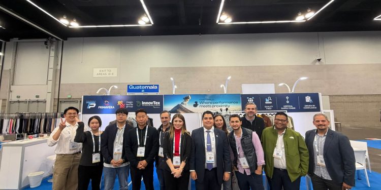 Consejería Comercial acompaña a VESTEX en feria internacional de textiles en Oregón