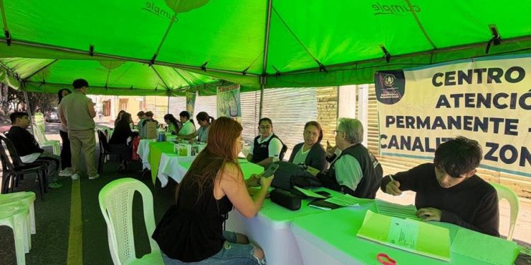 Salud Sobre Ruedas acerca consultas médicas y vacunación a comunidades de la zona 17 de la capital