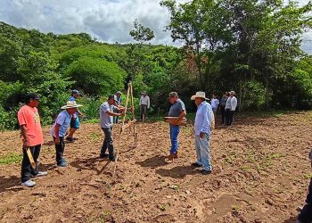 Agricultores de Zacapa son capacitados en el programa Suelos y Agua para el Futuro