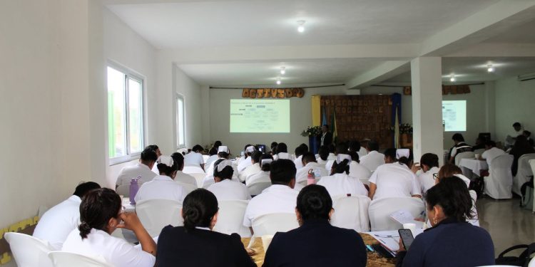 Personal de Enfermería de Huehuetenango amplía conocimientos sobre procesos de atención hospitalaria
