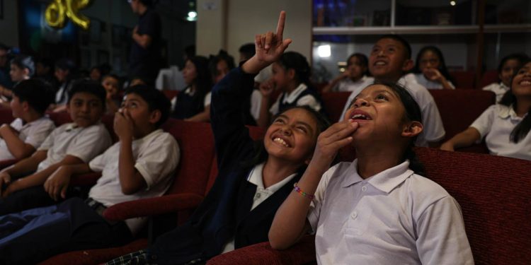 La magia de la radio TGW cobra vida para celebrar a los niños