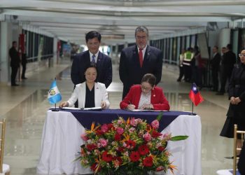Guatemala avanza en estudios para mejorar corredor vial entre Mayuelas y Puerto Barrios
