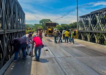 Puente Santiago recibe mantenimiento
