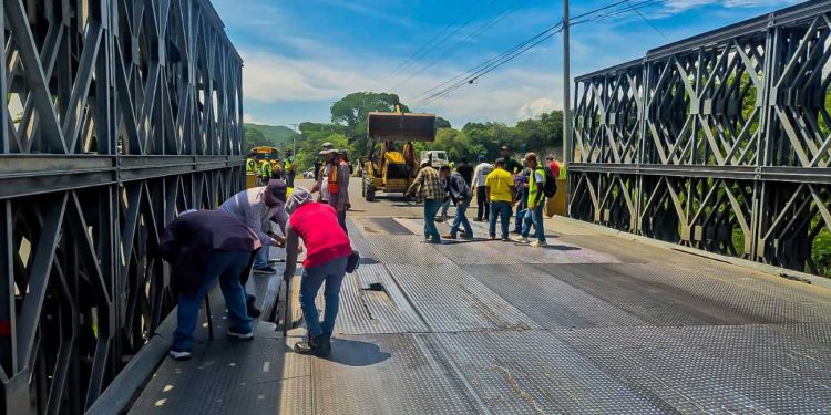 Puente Santiago recibe mantenimiento