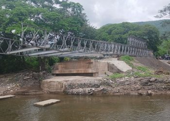 Avanza montaje de puente modular en Zacapa: seis de los 13 módulos ya están ensamblados
