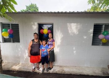 Más de 30 familias reciben las llaves de su nuevo hogar en Escuintla