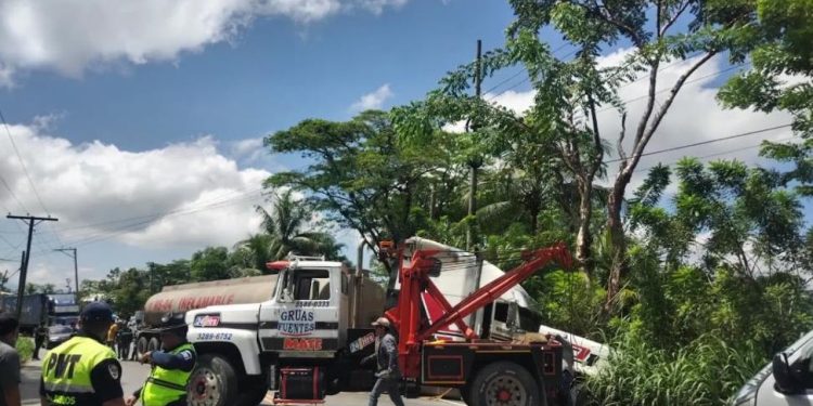Provial reporta hechos de tránsito y llama a conducir con precaución