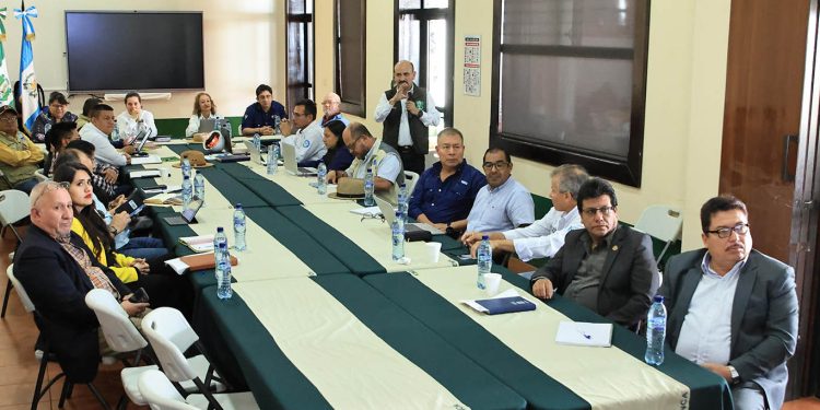 Representantes del sector agrícola ampliado conocen avances del programa Suelos y Agua para el Futuro