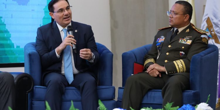 Encuentro internacional fortalece la seguridad democrática
