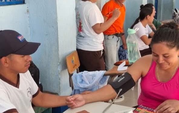 Jornada Integral de Salud acerca servicios preventivos a familias de Santa Anita, Zacapa