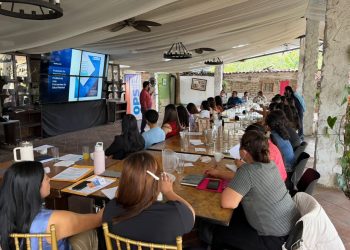 En Jalapa desarrollan acciones para promover el cuidado de la salud mental en servicios, escuelas y comunidades