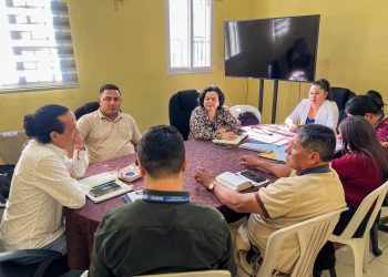 Salud y Educación coordinan jornadas de fumigación en centros educativos de Jalapa