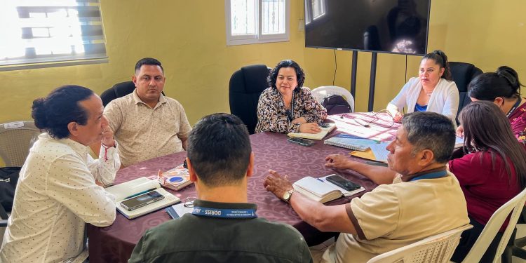 Salud y Educación coordinan jornadas de fumigación en centros educativos de Jalapa
