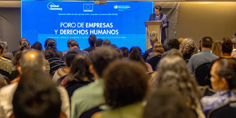 Mintrab participa en Foro de Empresas y Derechos Humanos