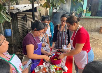 Familias de Baja Verapaz aprenden la transformación de alimentos para impulsar emprendimientos