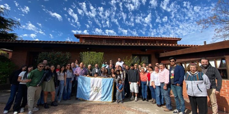 Cultura, comunidad y tradición marcaron la conmemoración de la Independencia de Guatemala en Uruguay