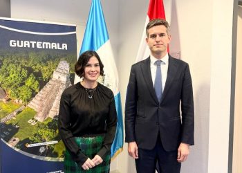 Embajadora de Guatemala recibe al ministro de Exteriores de Países Bajos en La Haya