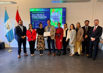 Embajada en Países Bajos presenta libro sobre la presencia neerlandesa en Guatemala