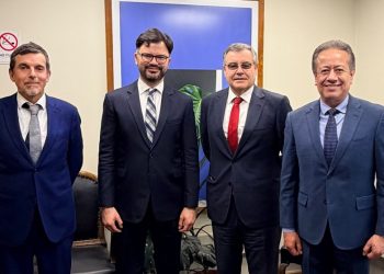 Embajada de Guatemala aborda asuntos bilaterales y multilaterales con la Cancillería chilena