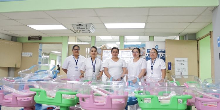 Hospital de Totonicapán fortalece la atención de recién nacidos con nuevas cunas