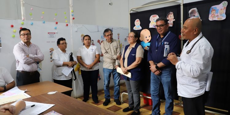 Dan seguimiento a acciones de fortalecimiento del Hospital y servicios de salud de Retalhuleu