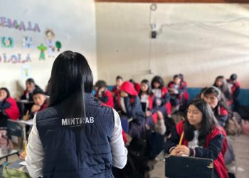 Mintrab brinda orientación laboral a 150 jóvenes de Sololá