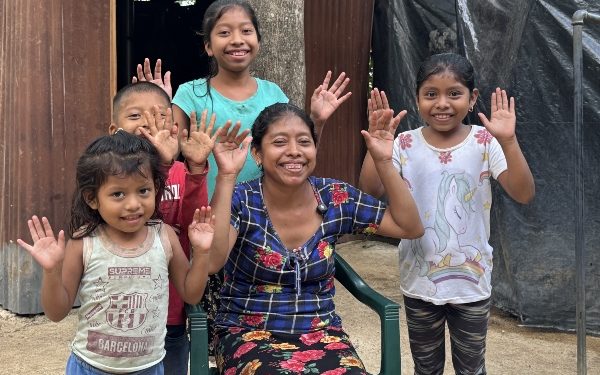 Yohana Ohaca y sus seis hijos transforman su vida con un hogar saludable gracias a la Estrategia Intersectorial Mano a Mano