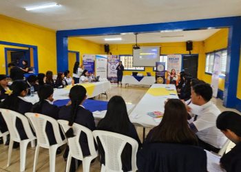 Mintrab brinda orientación laboral a jóvenes