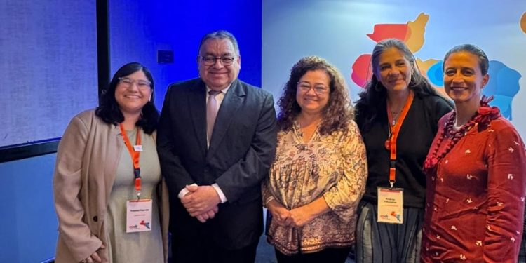 Vicecanciller Antonio Escobedo participa en panel sobre movilidad climática