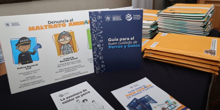 Presentan guía que promueve el cuidado responsable y el bienestar de perros y gatos