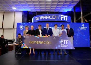 Presidente Bernardo Arévalo participa en entrega de primero créditos y reconocimiento a empresarios que son parte del FIT