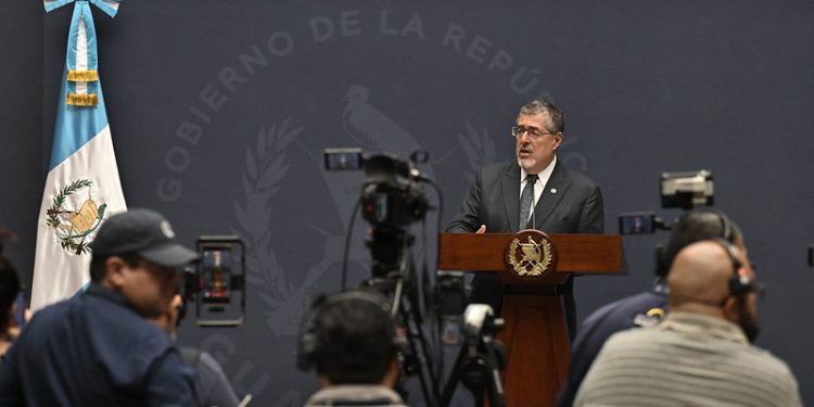 Presidente Bernardo Arévalo busca impulsar MetroRiel mediante un acuerdo Gobierno a Gobierno con Reino Unido