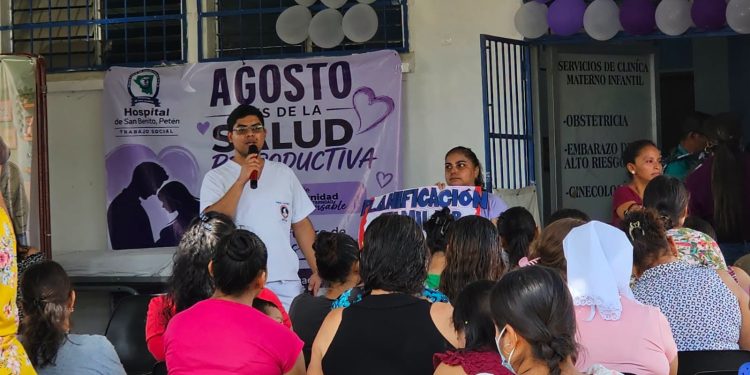 Jornada integral promueve la salud y prevención del cáncer en mujeres de Petén